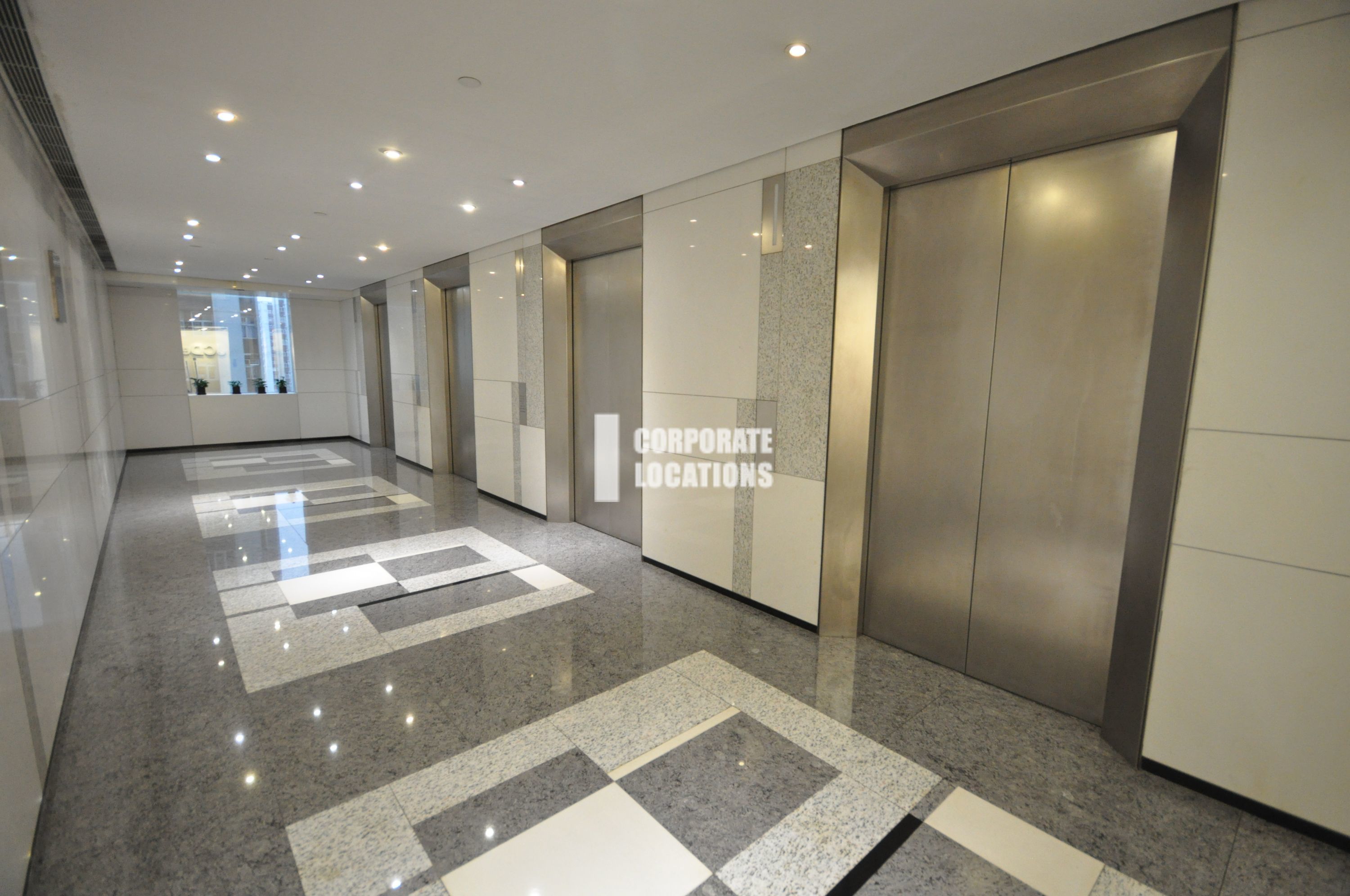 Lease offices in Oxford House, Taikoo Place - Quarry Bay / Island East