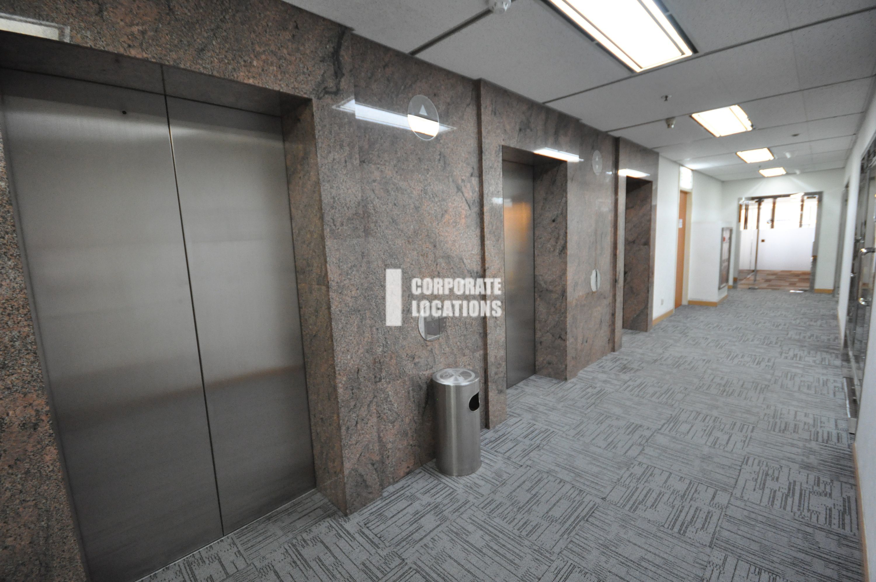 Lease offices in China Evergrande Centre - Wan Chai