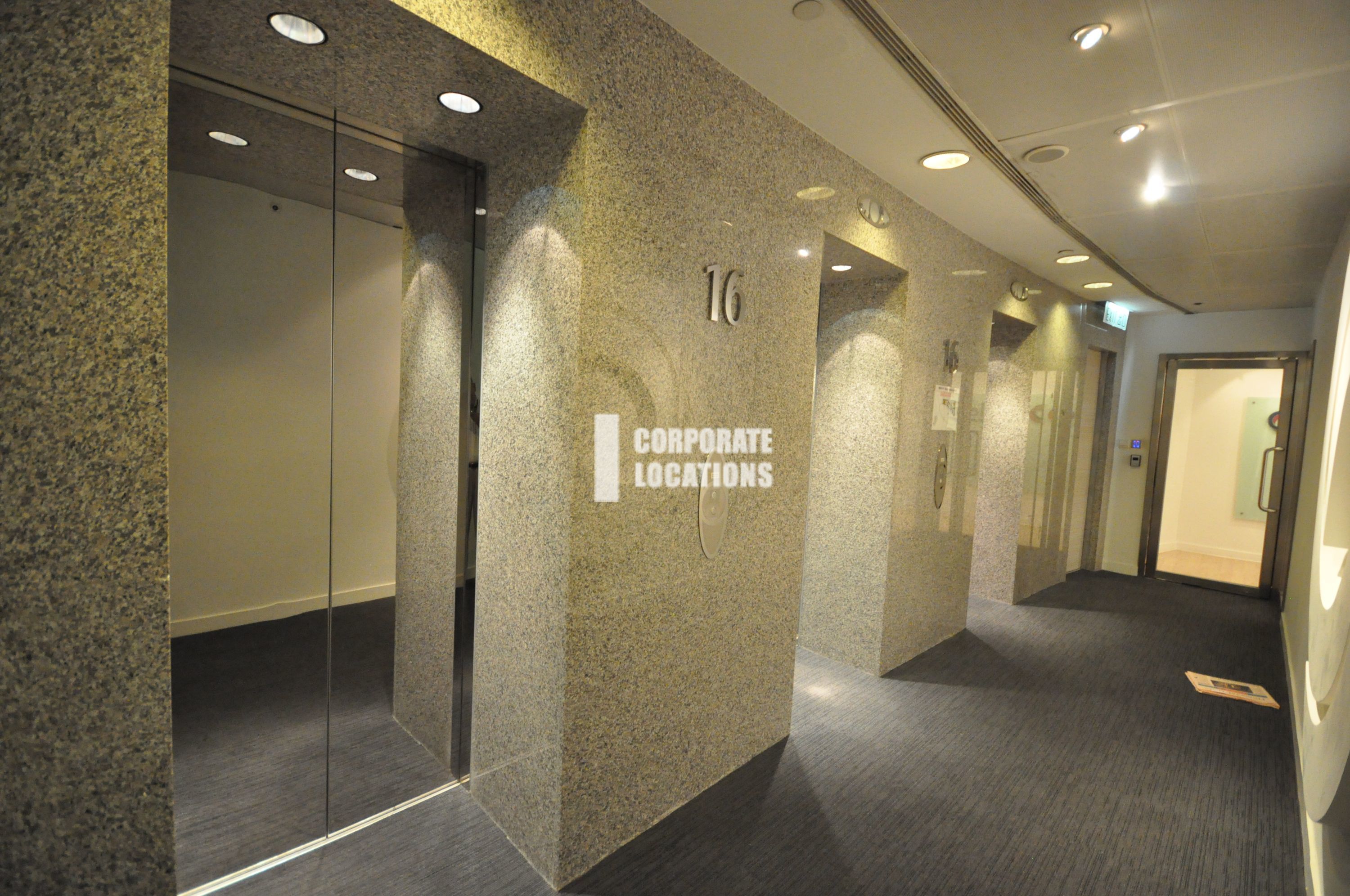 Lease offices in 8 Wyndham Street - Central
