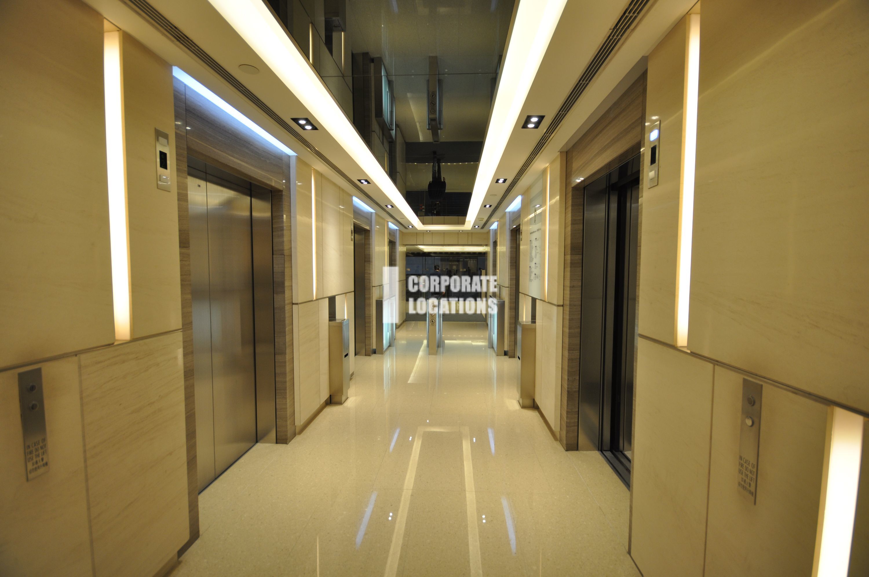 Lease offices in World Finance Centre South Tower - Tsim Sha Tsui / Jordan