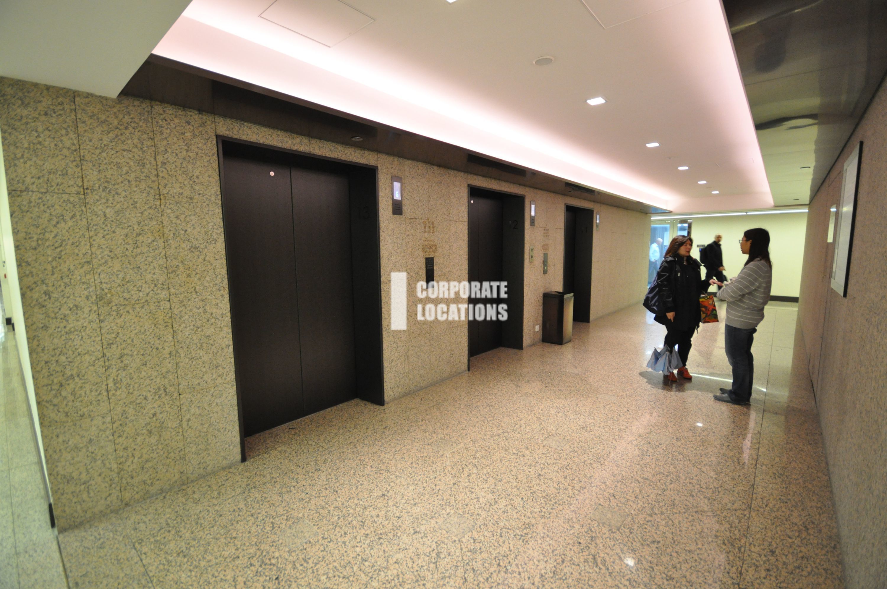 Lease offices in Chinachem Golden Plaza - Tsim Sha Tsui / Jordan