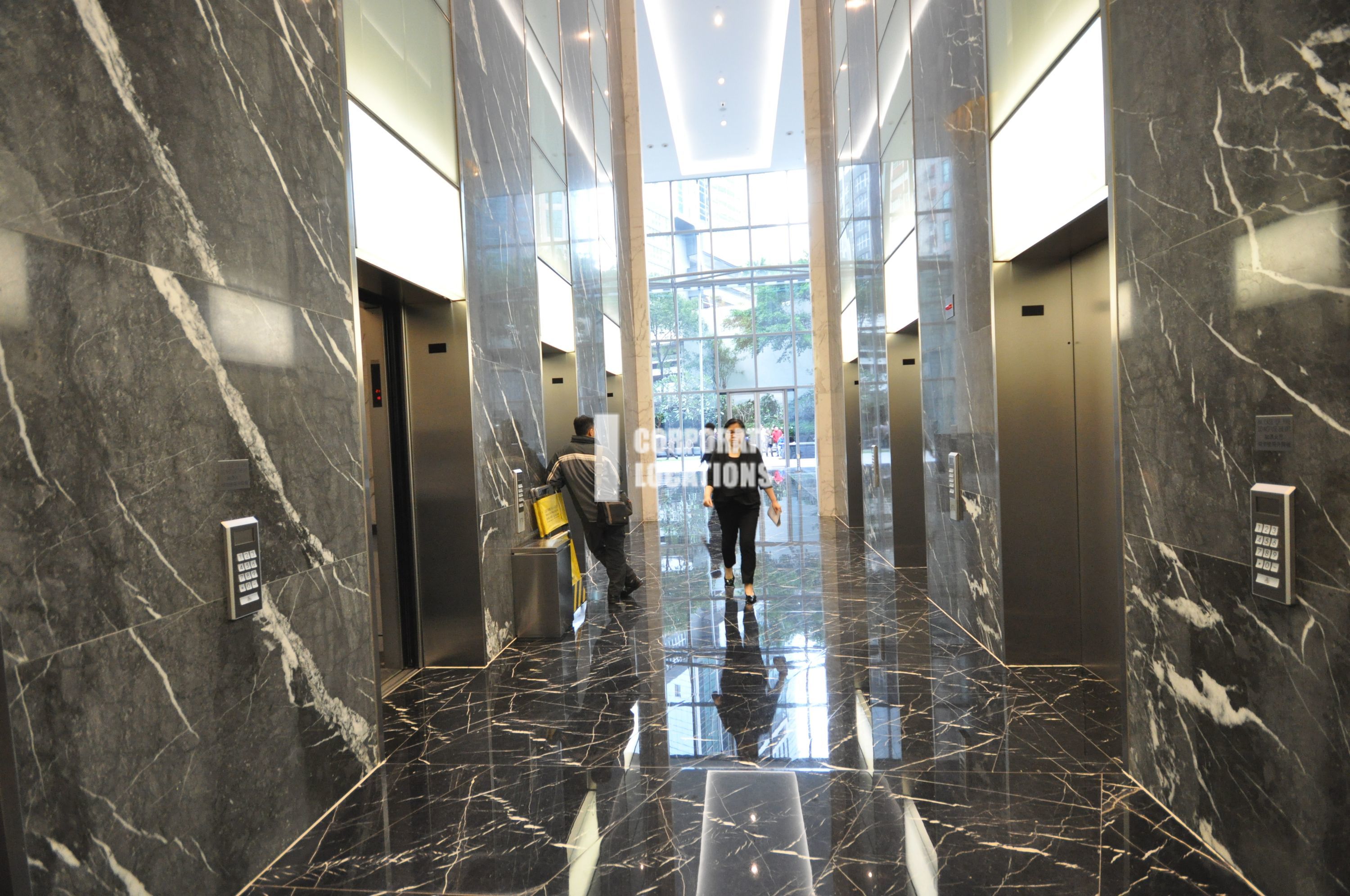 Lease offices in AXA Tower, Landmark East - Kowloon Bay / Kwun Tong