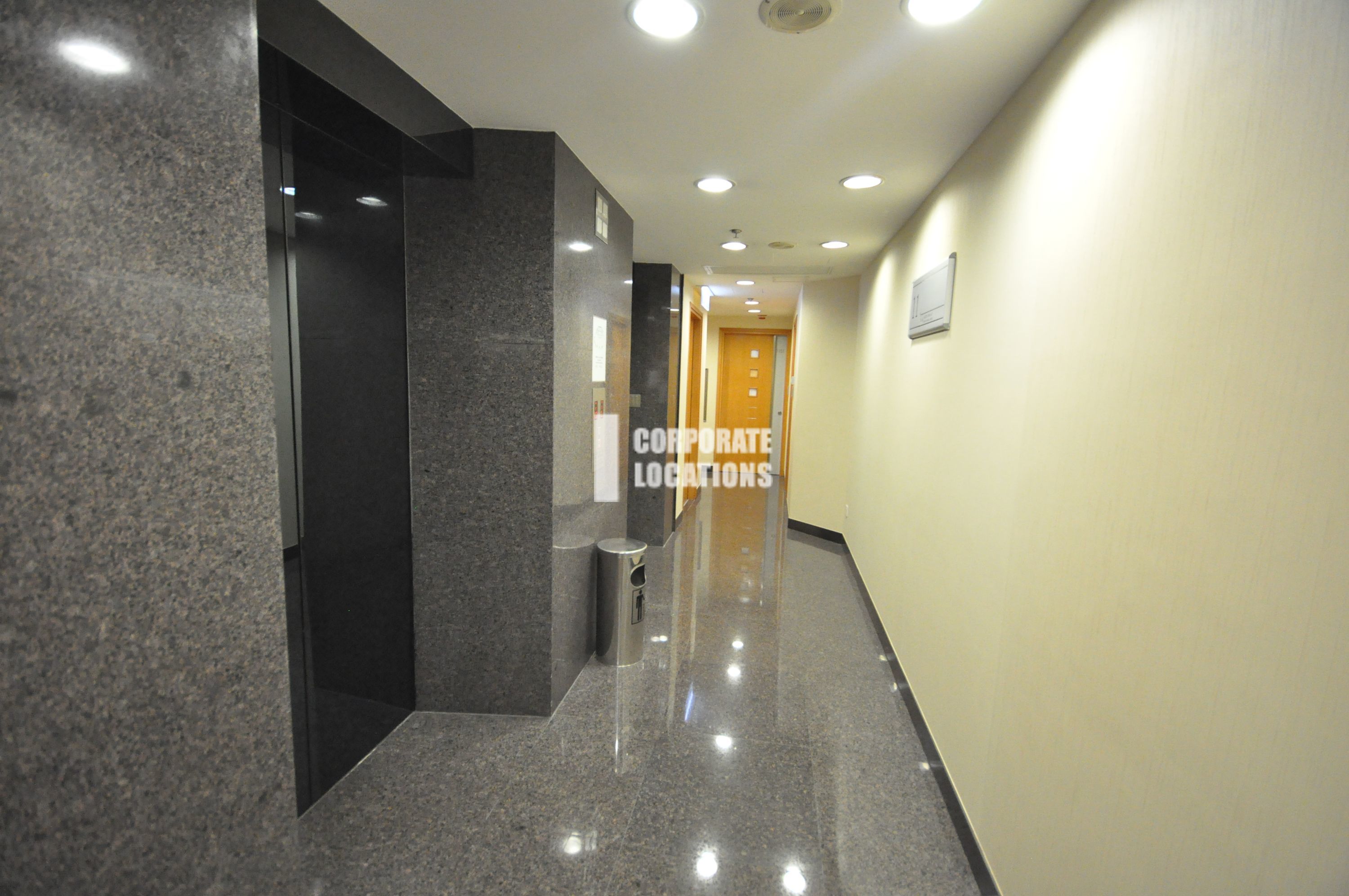 Lease offices in Tung Chiu Commercial Centre - Wan Chai