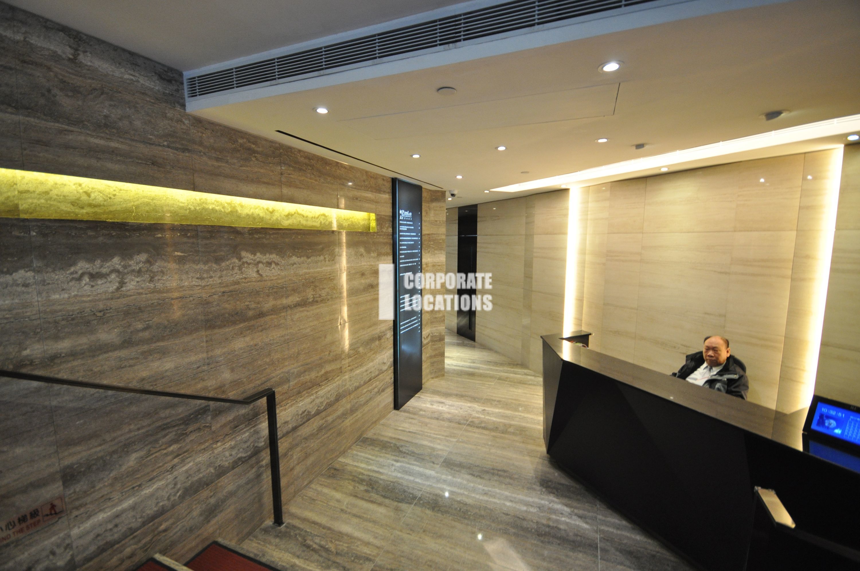 Office to rent in Henan Building - Wan Chai