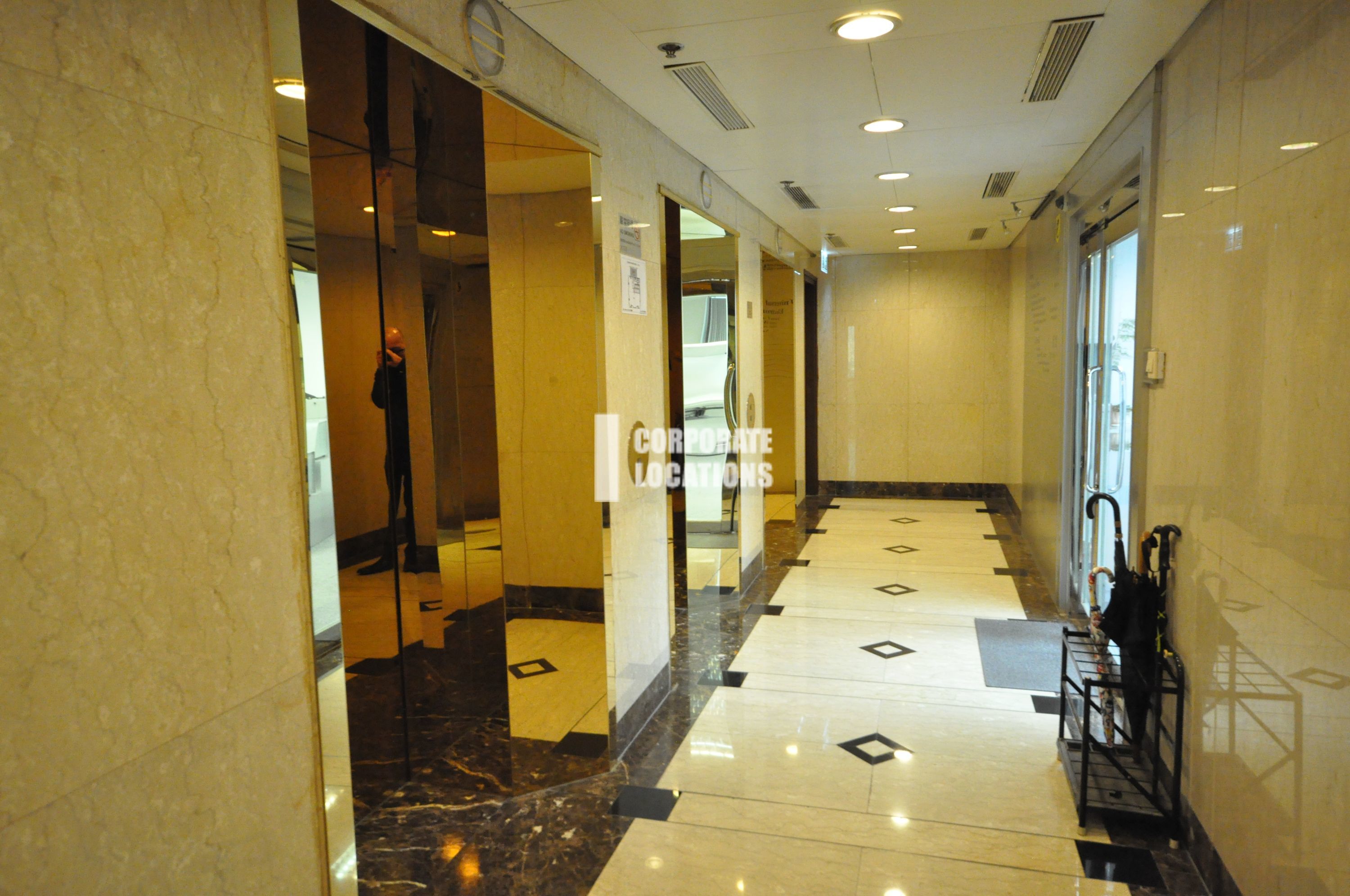 Lease offices in Guangdong Finance Building - Sheung Wan / Western District