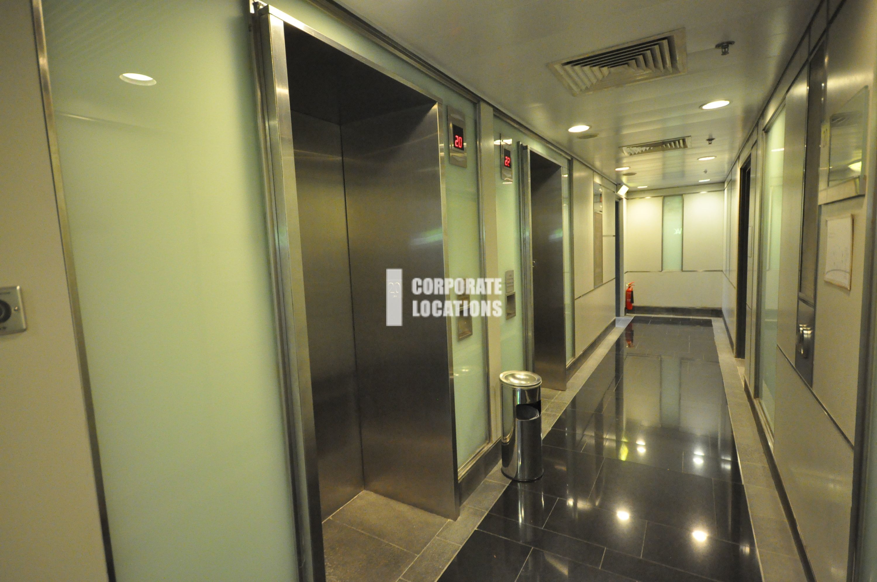 Lease offices in 10 Knutsford Terrace - Tsim Sha Tsui / Jordan