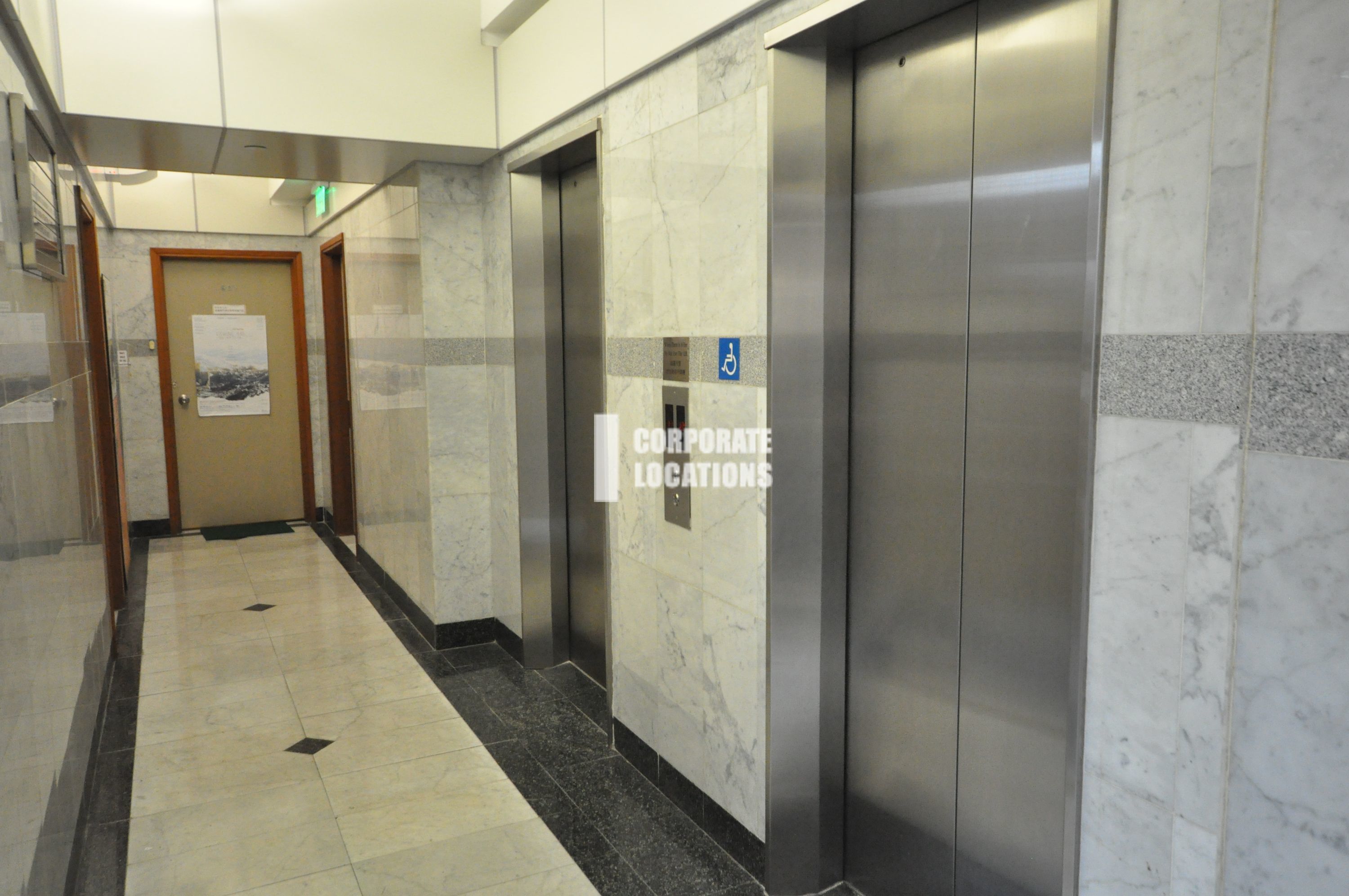 Lease offices in Hua Fu Commercial Building - Sheung Wan / Western District