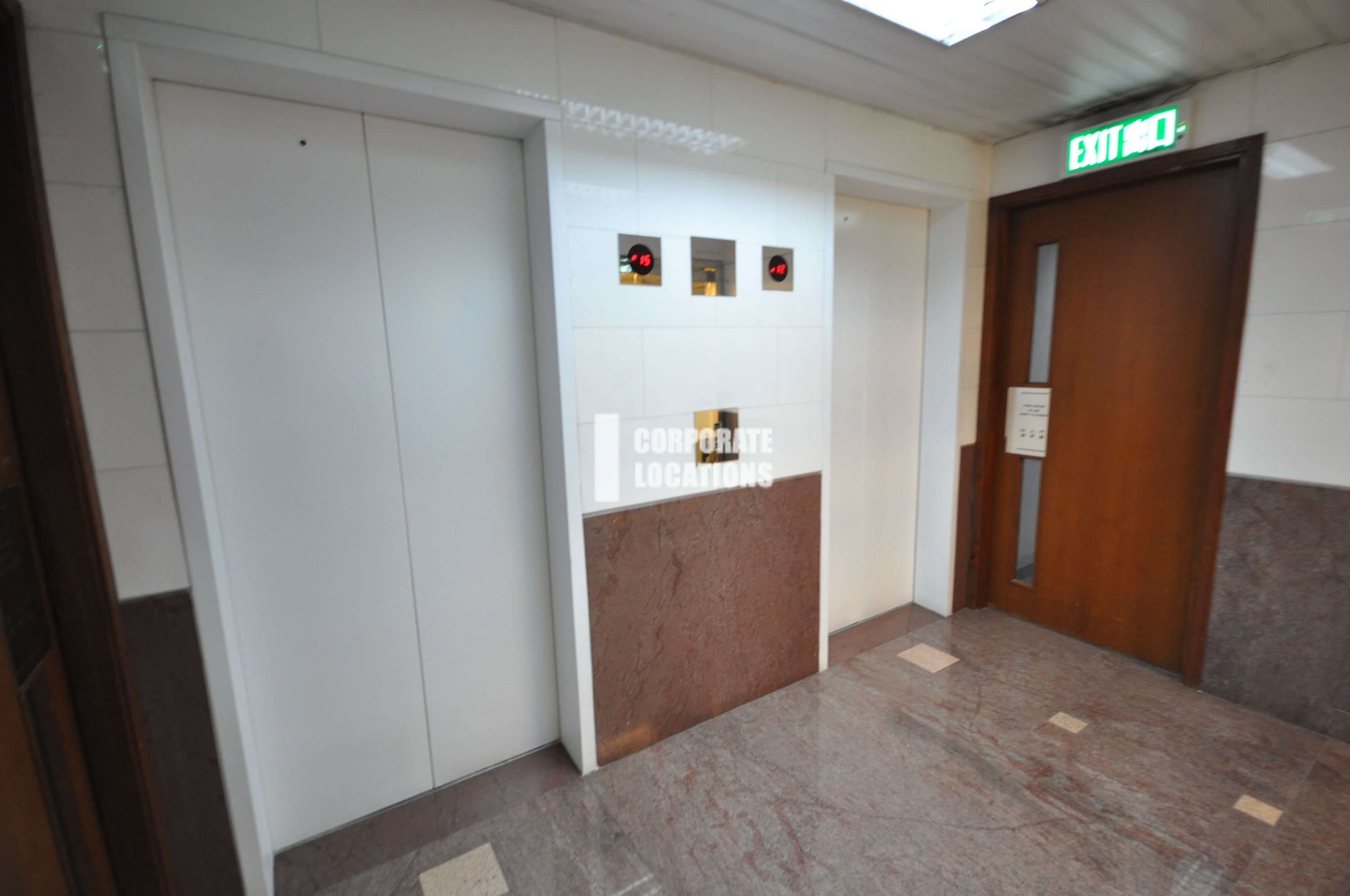 Lease offices in AT Tower - Fortress Hill / North Point