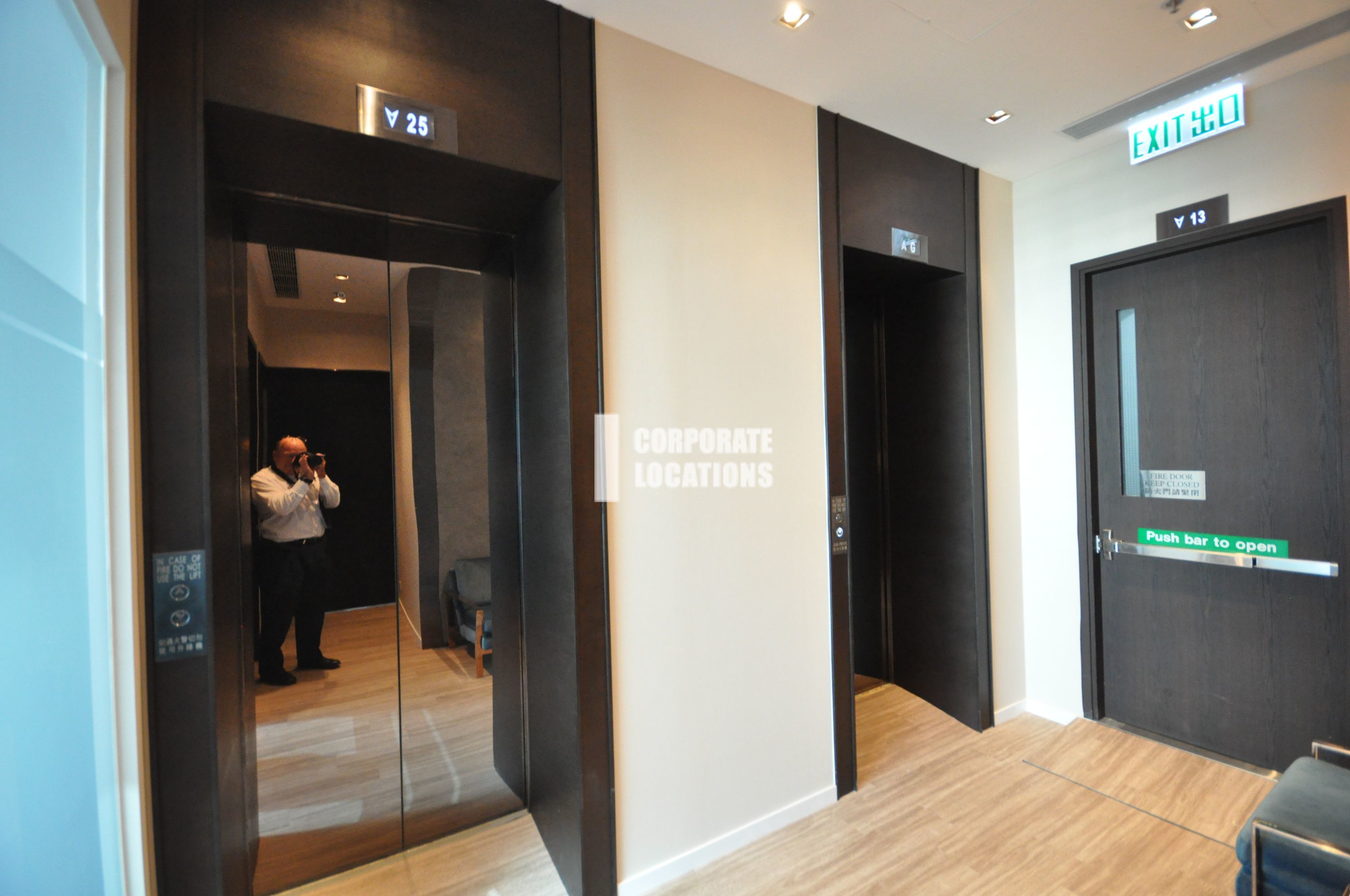 Lease offices in 18 On Lan Street - Central