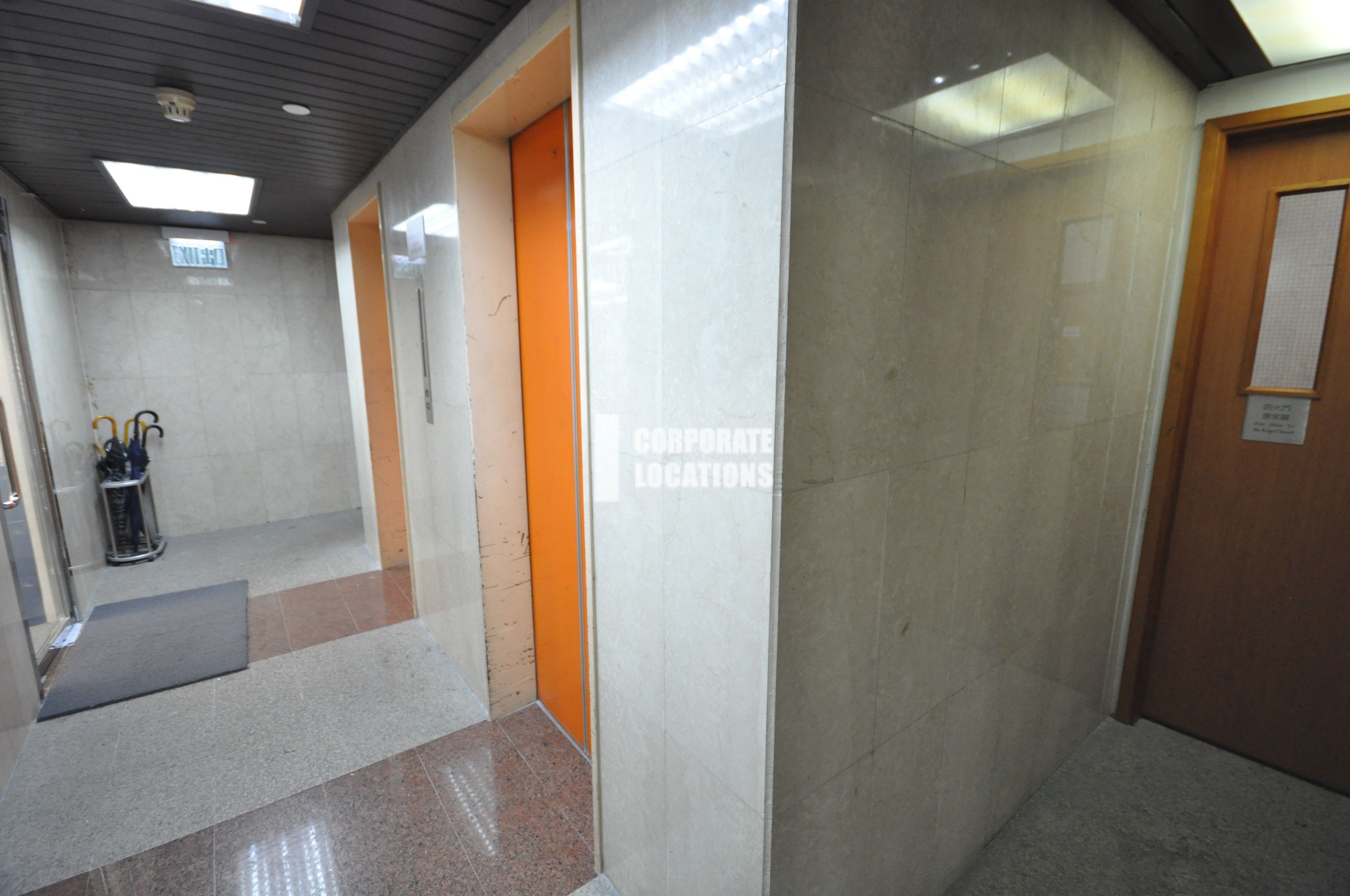 Lease offices in Tung Hip Commercial Building - Sheung Wan / Western District