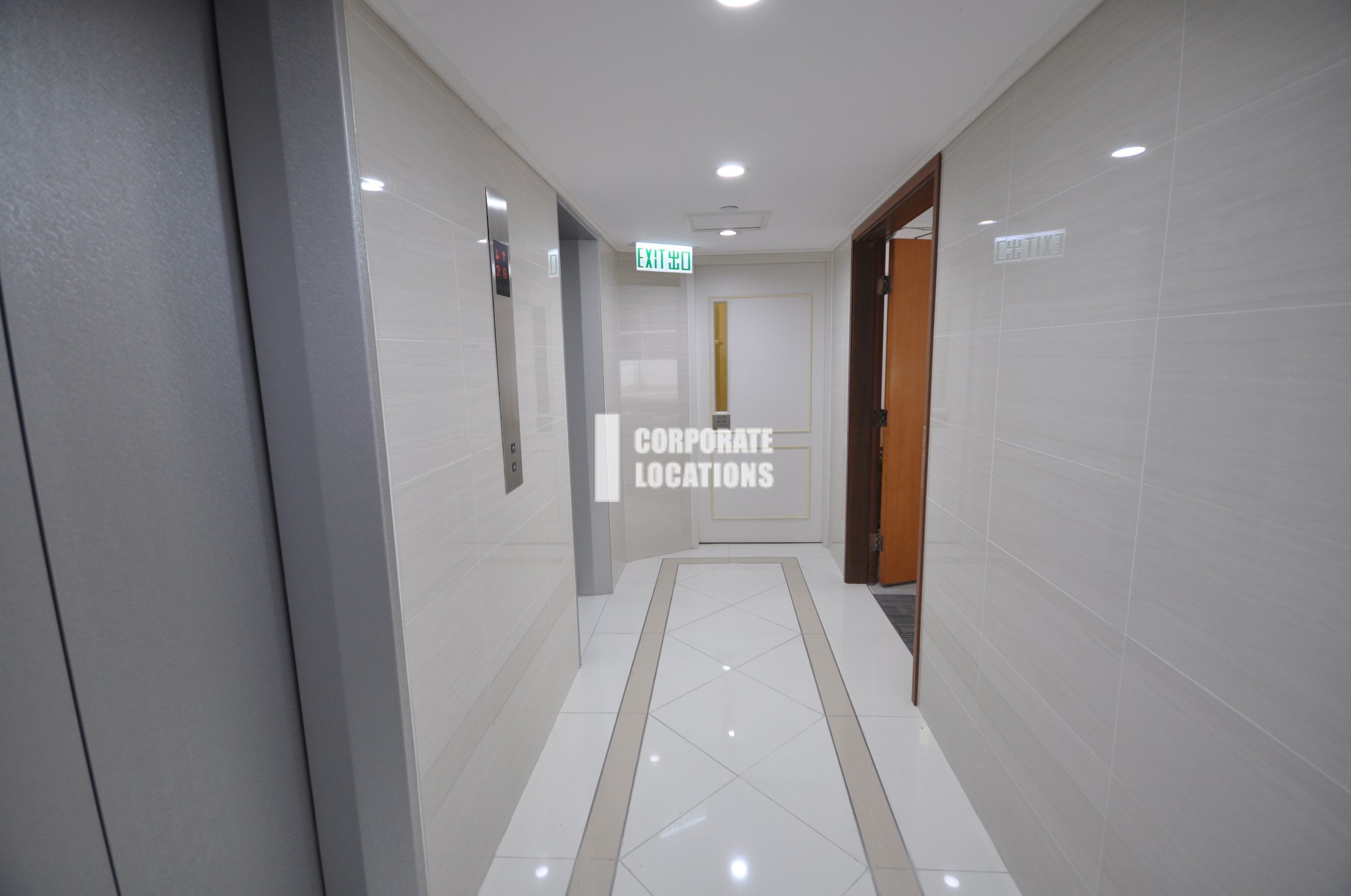 Lease offices in Yes & Right House - Tsim Sha Tsui / Jordan