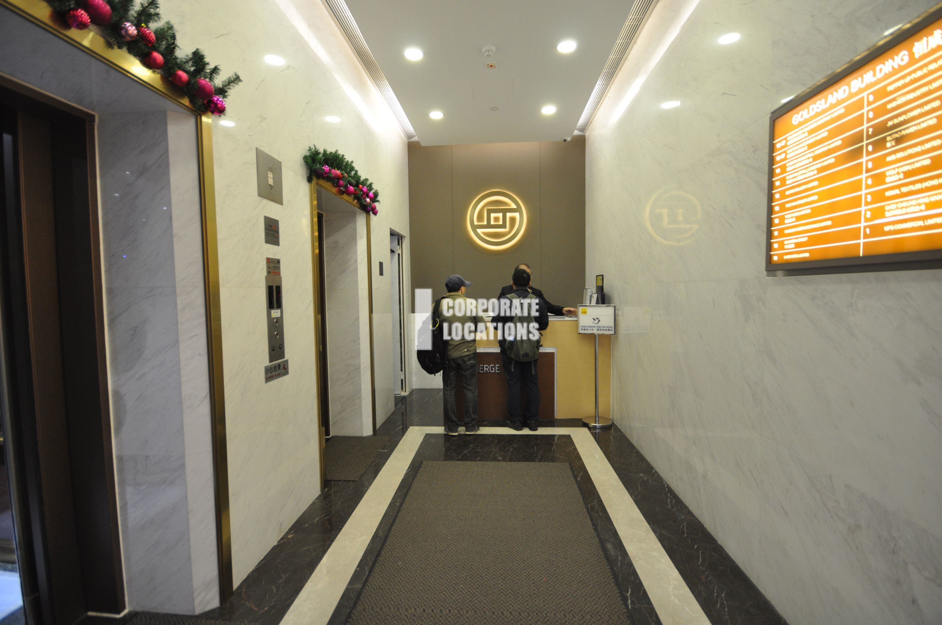 Lease offices in Goldsland Building - Tsim Sha Tsui / Jordan